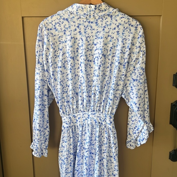 Eileen West Ruffled Robe - Picture 8 of 11